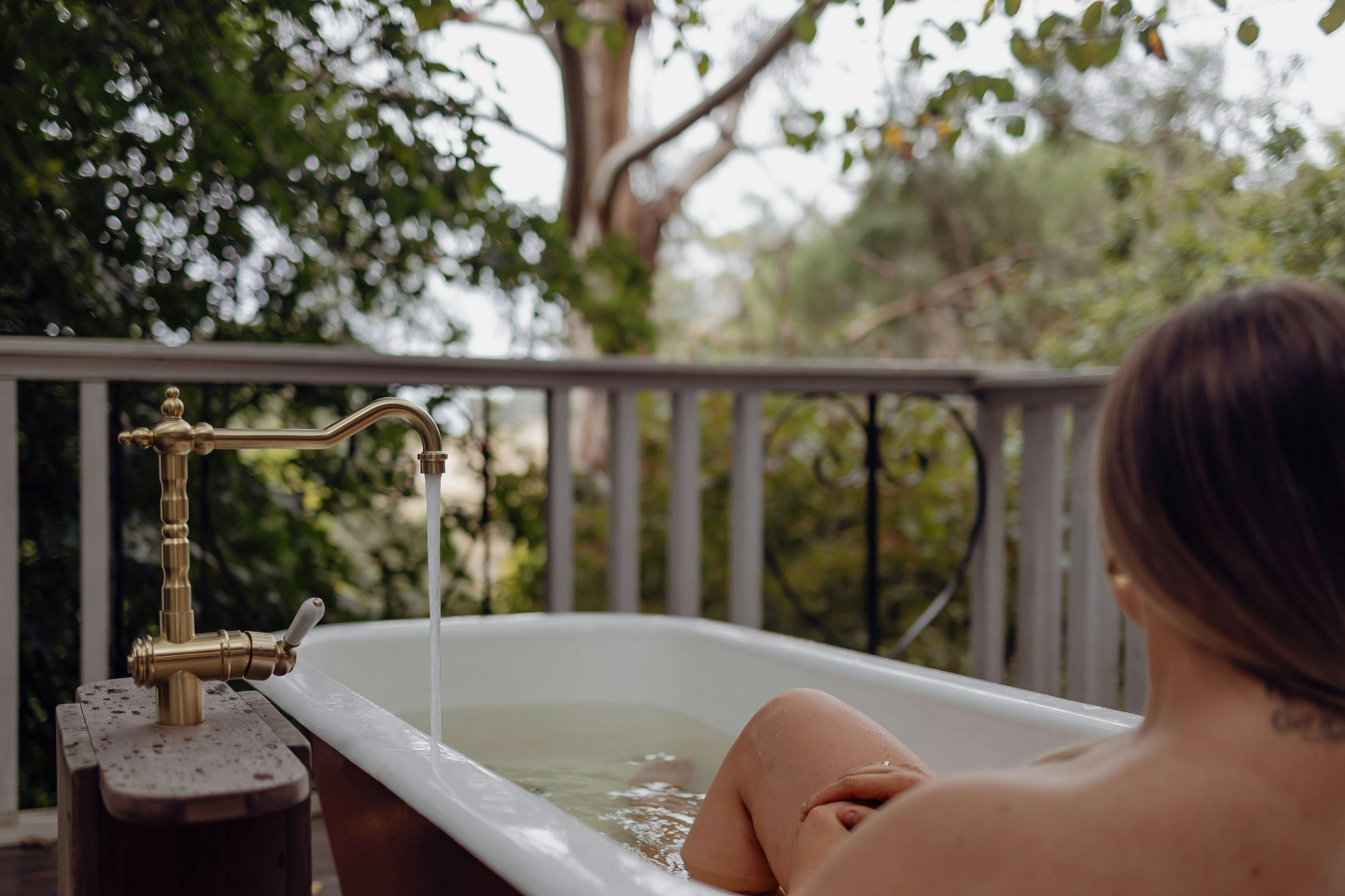 Alfresco bathing on the deck