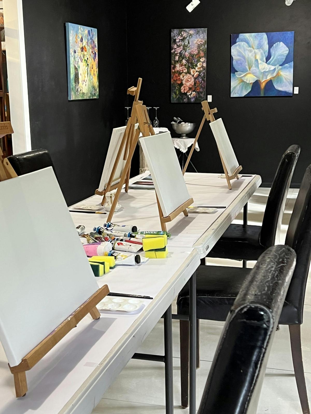 Easels ready for your creative ideas