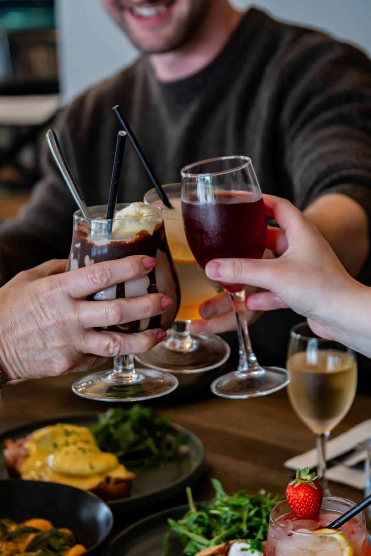 Glass cheers