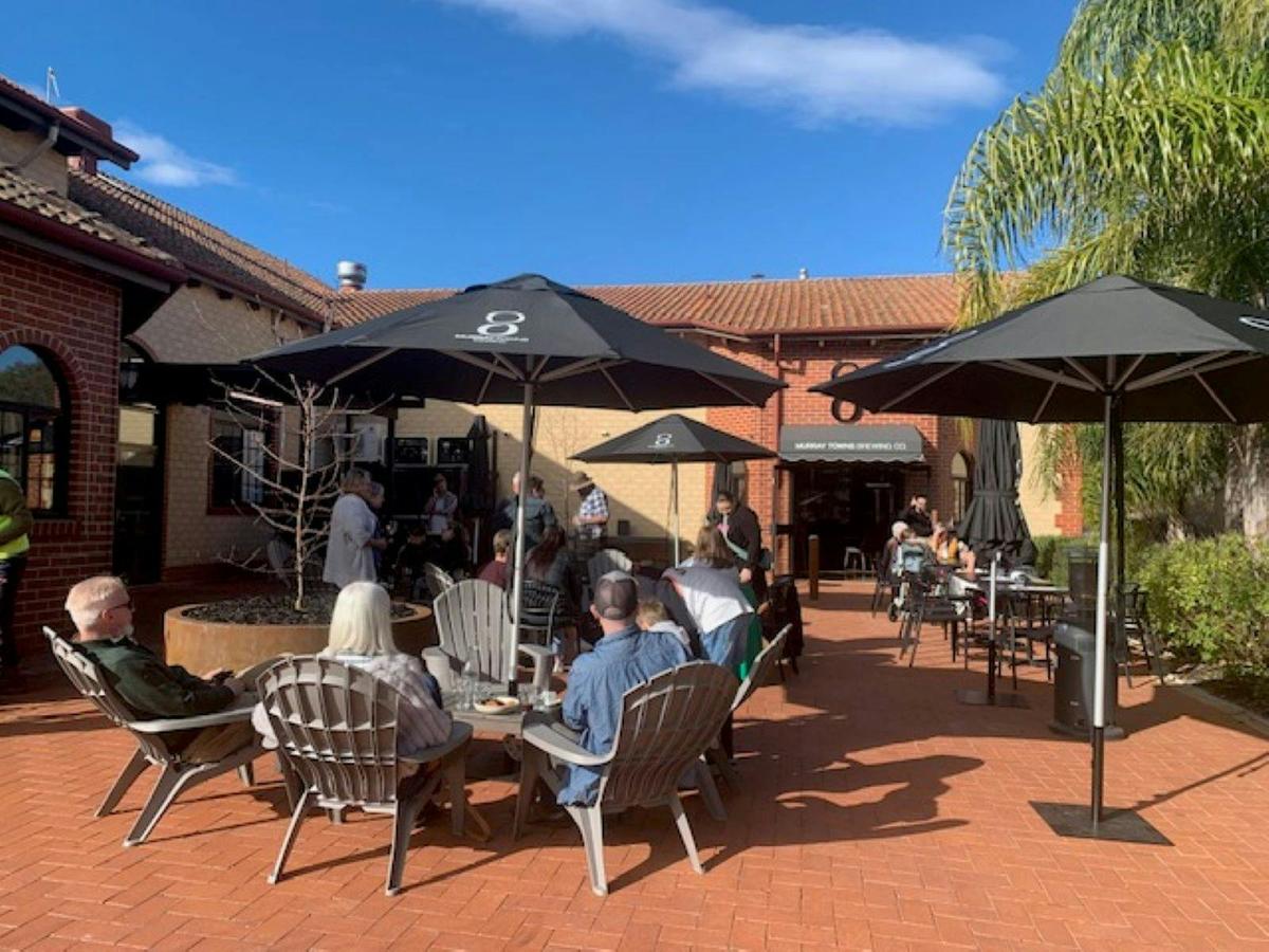 Loving Alfresco