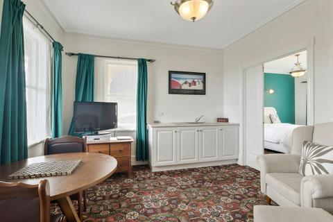Deluxe Suite Two