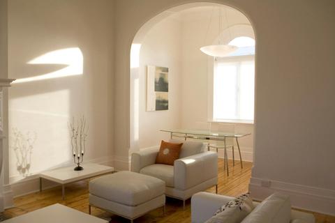 2 bedroom apartment - Lounge room