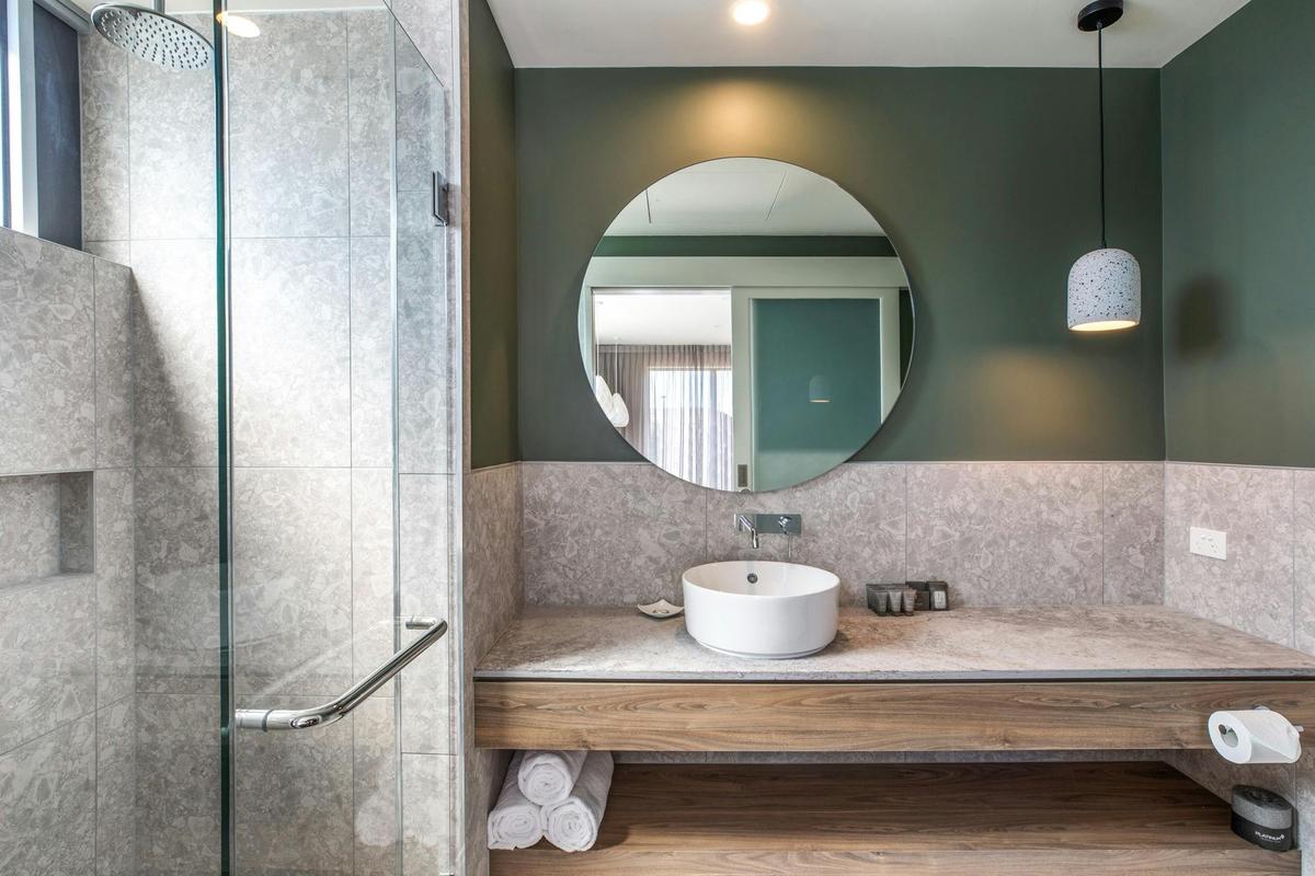 Family Suite - bathroom