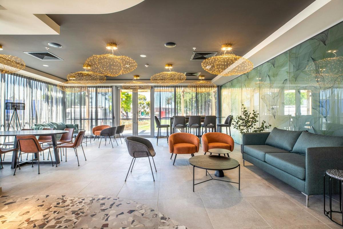 Lobby lounge