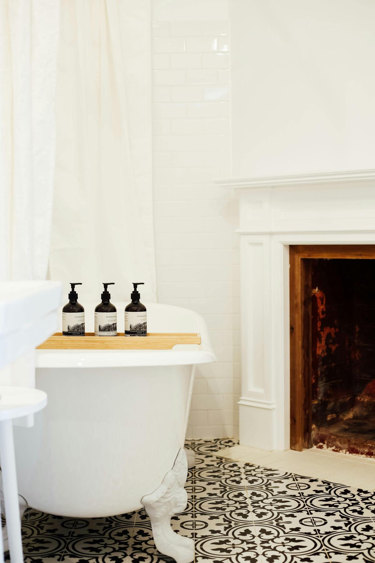 The Armoury - Bathroom