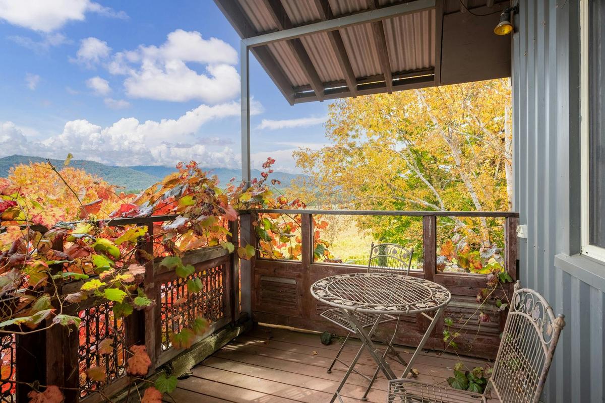 Mount Buffalo View Apartment - Feathertop Winery