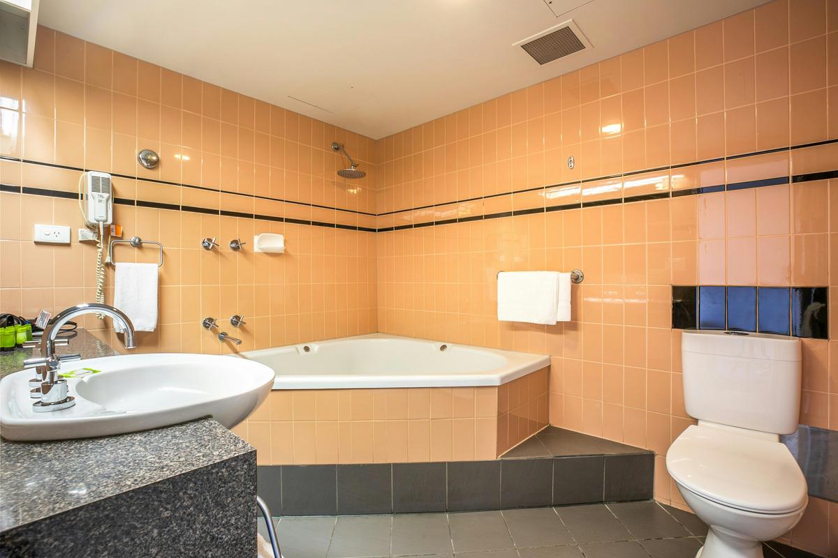 Spa Bath in Studio Spa Queen Room