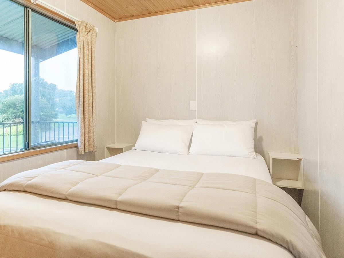 2 Bedroom Cabin Pet Friendly - Bedroom