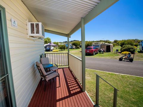 NRMA-WR-1901-Family-Cabin-Small