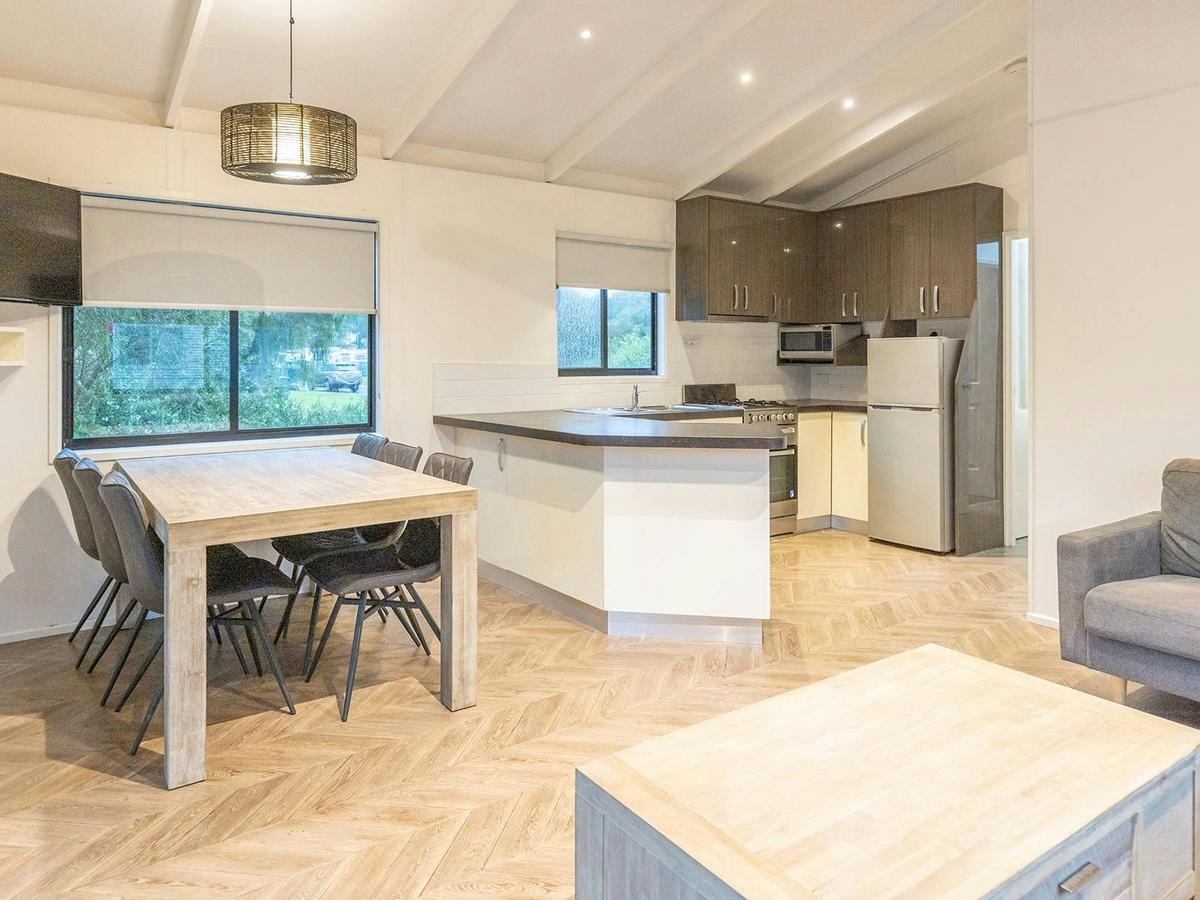 3 Bedroom Deluxe Villa - Dining