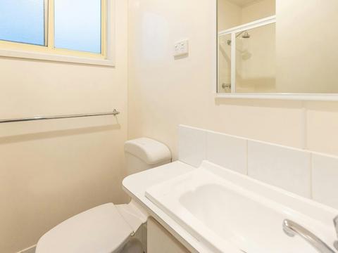 Family Cabin Medium - Bathroom