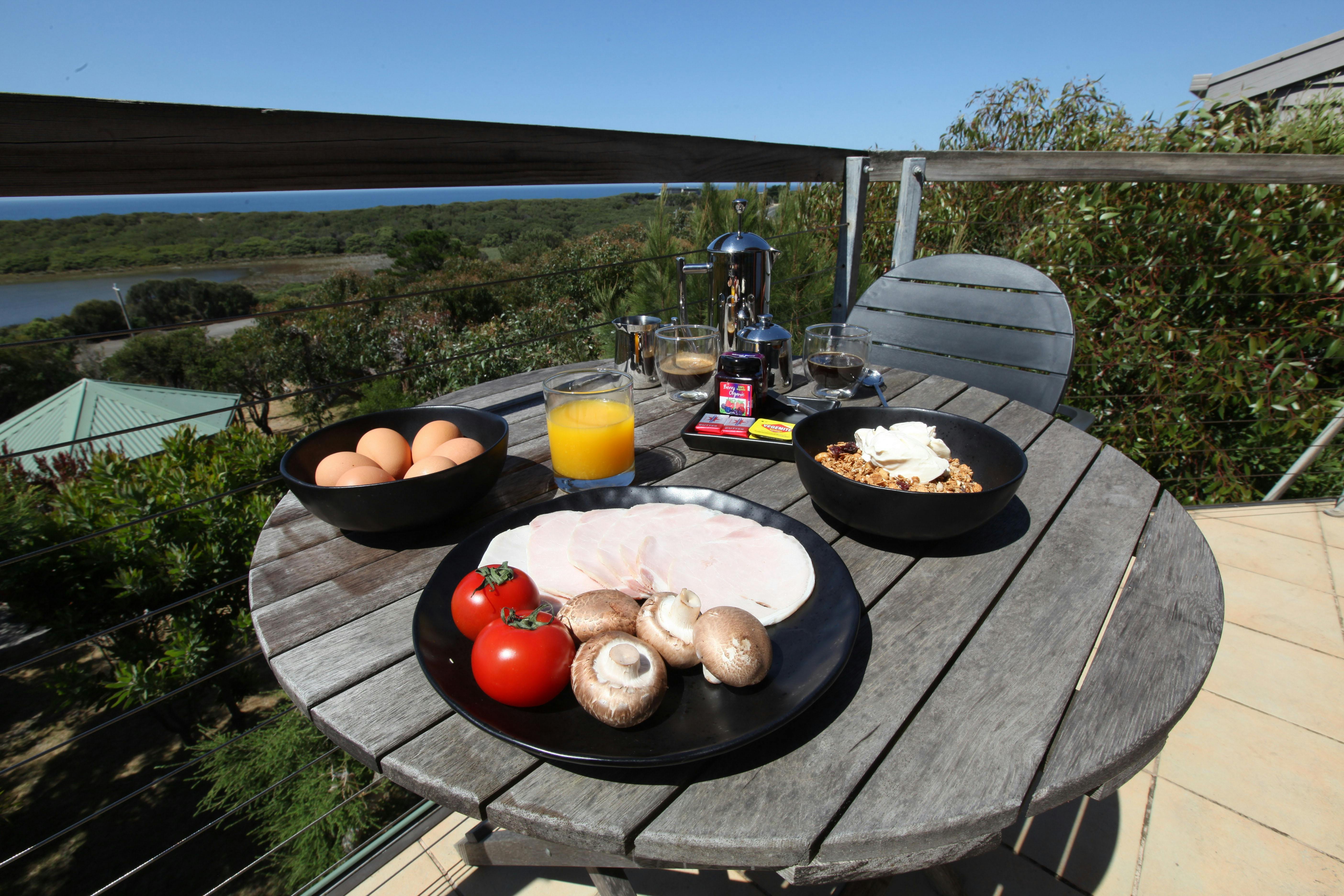 Breakfast in the Shorehouse