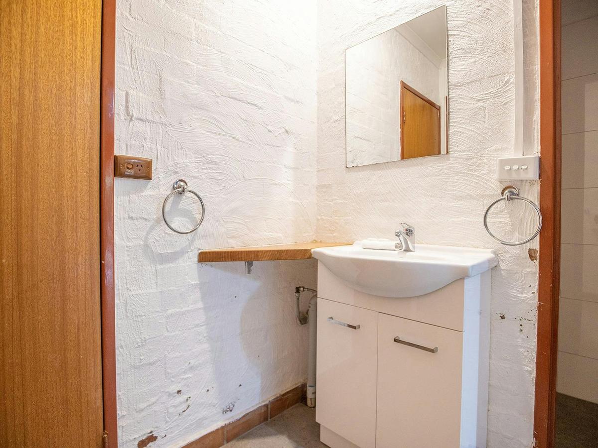 River Lodge - Bathroom