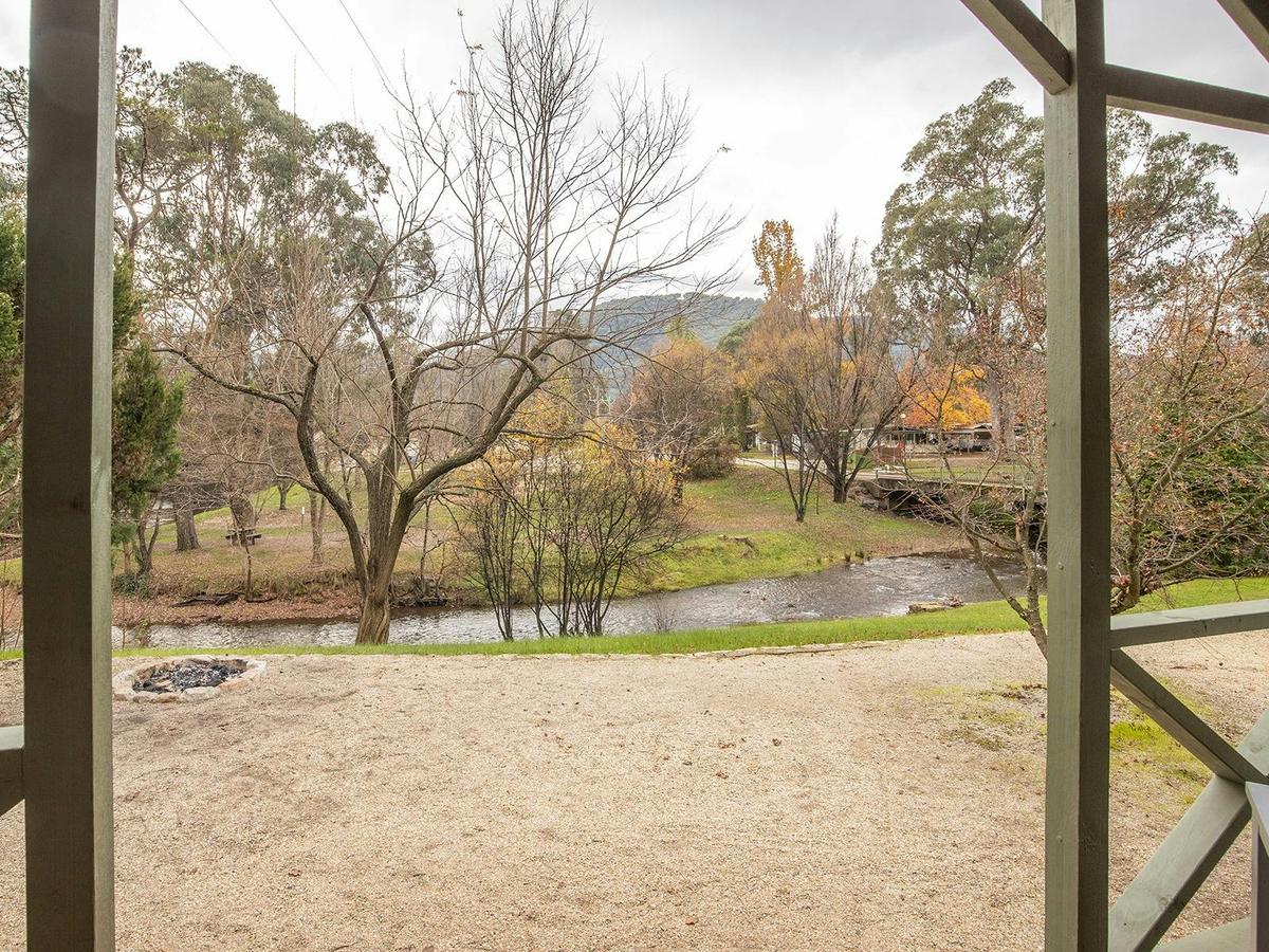 River Cabin - Exterior