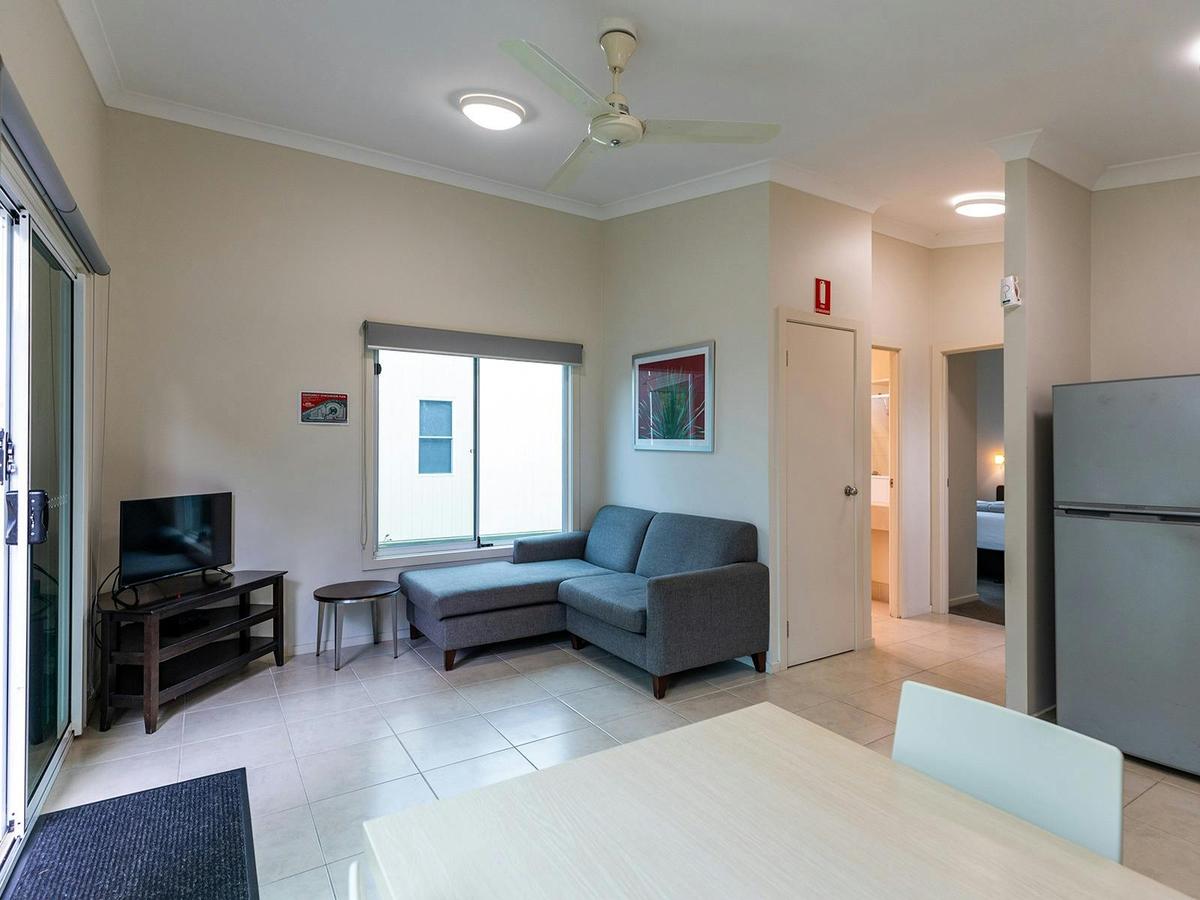 Waterview Villa | Living