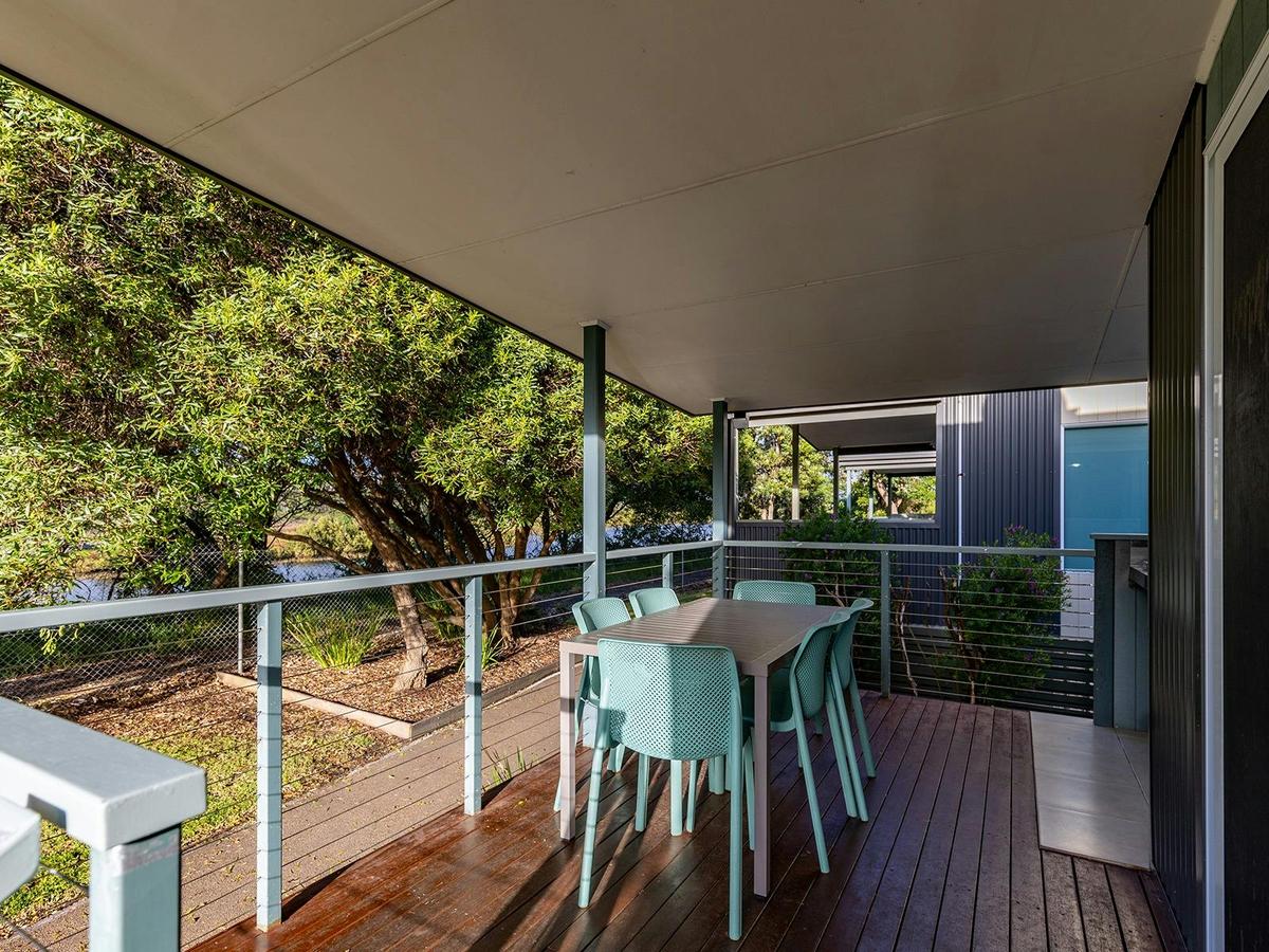 Waterview Villa | Balcony