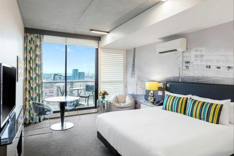 Oaks Melbourne on William Suites