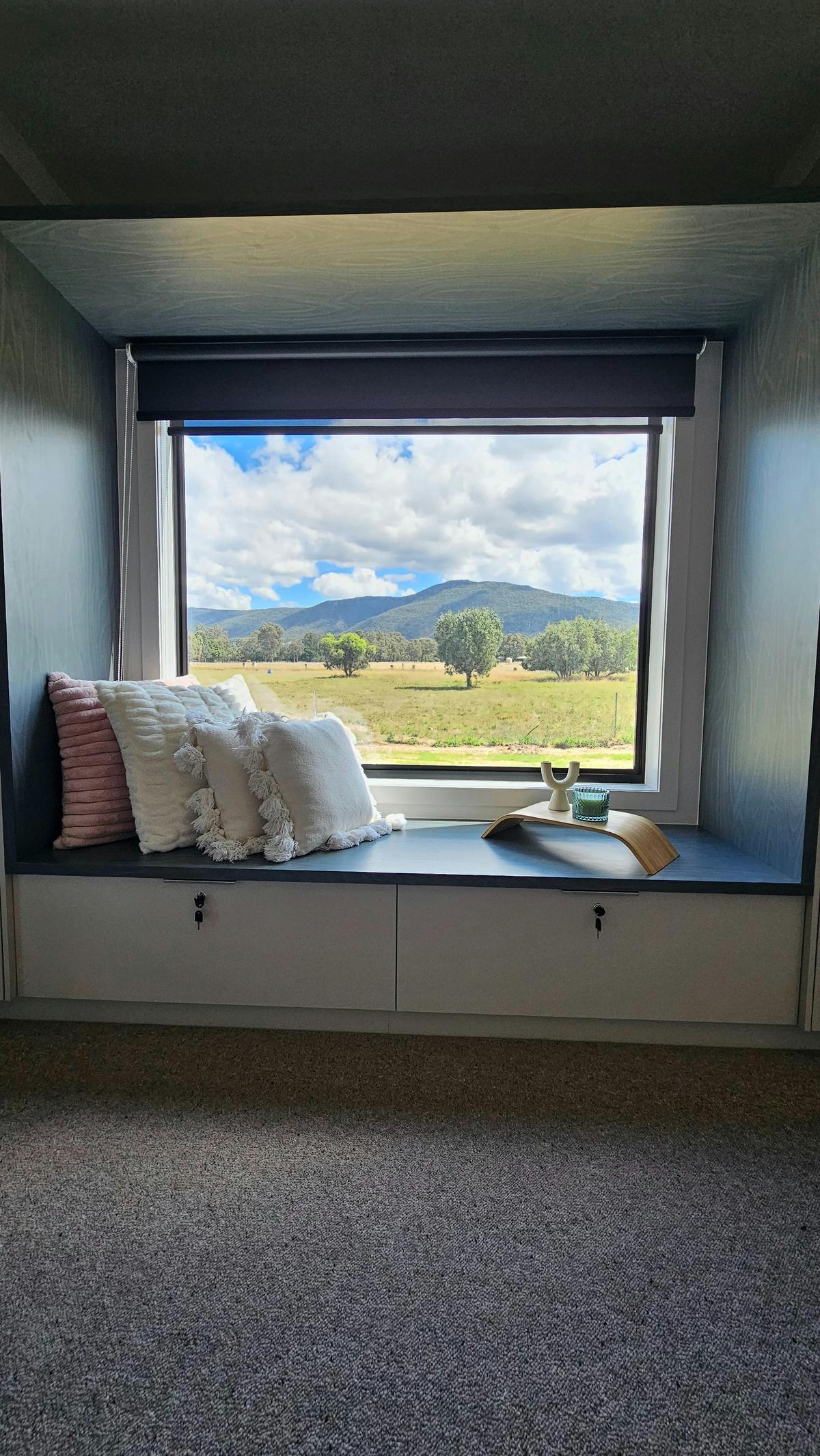 Vista Views of the Grampians from Mt William Villa