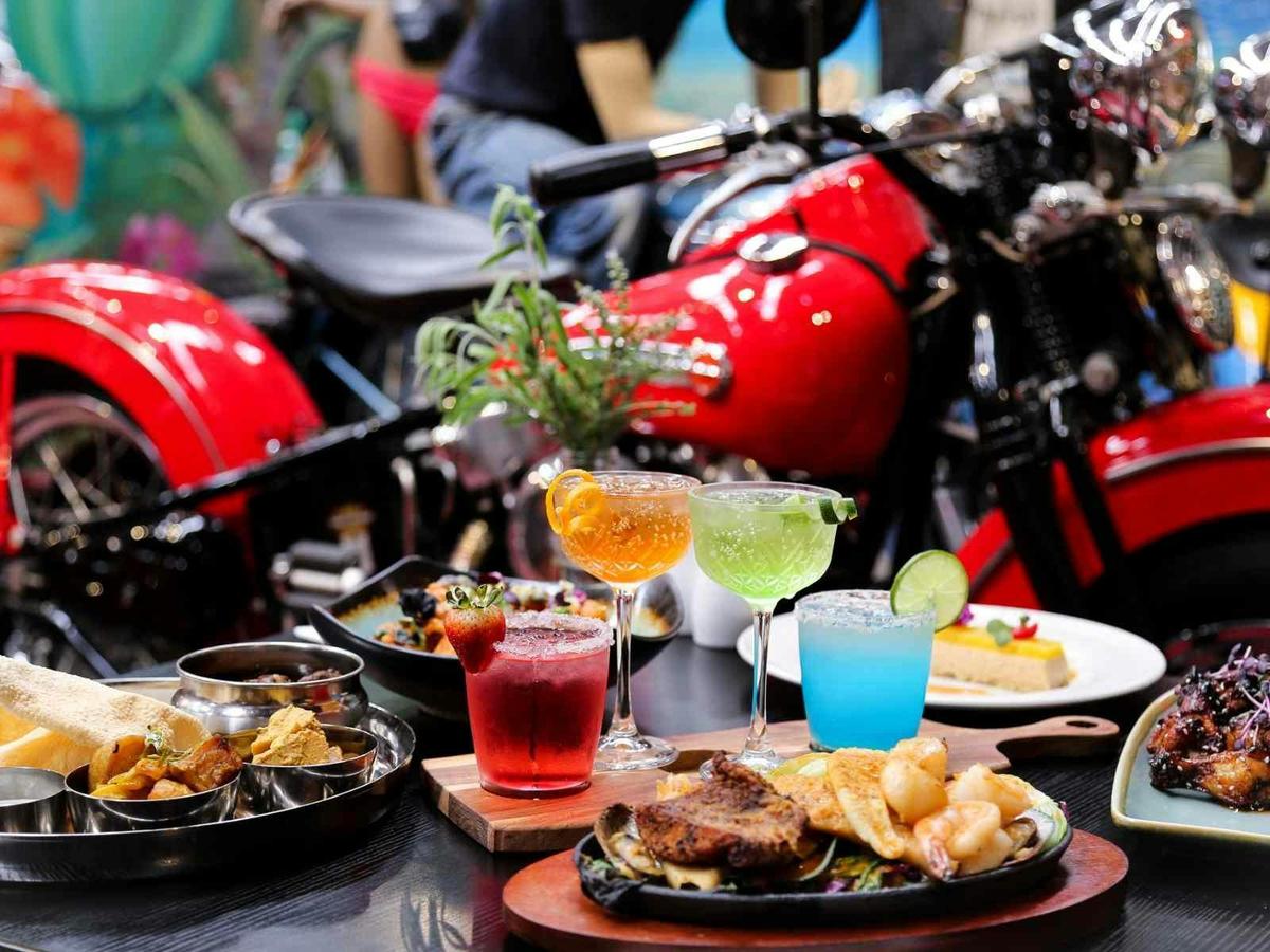 Naked Racer Bar Cafe
