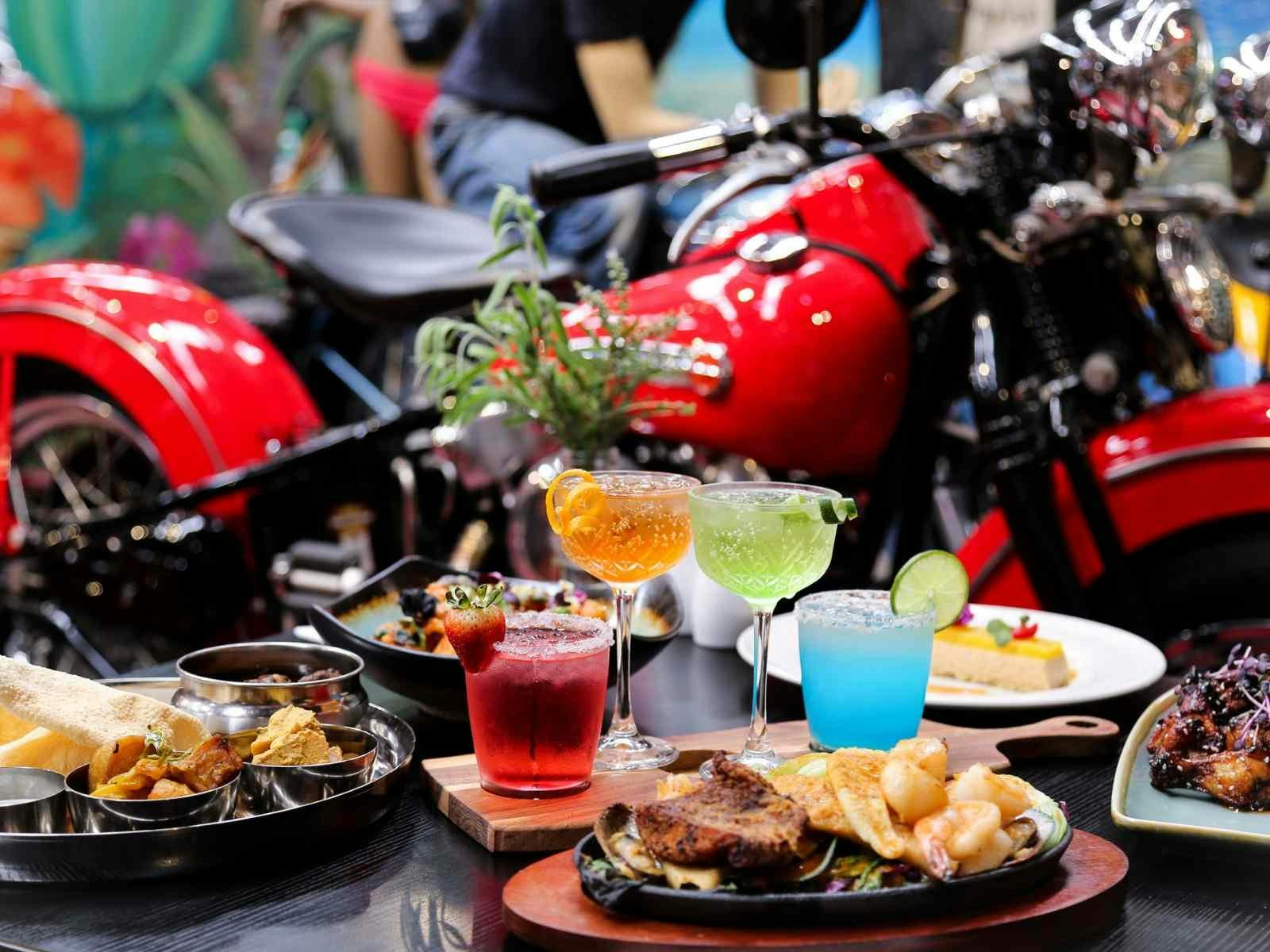 Naked Racer Bar Cafe