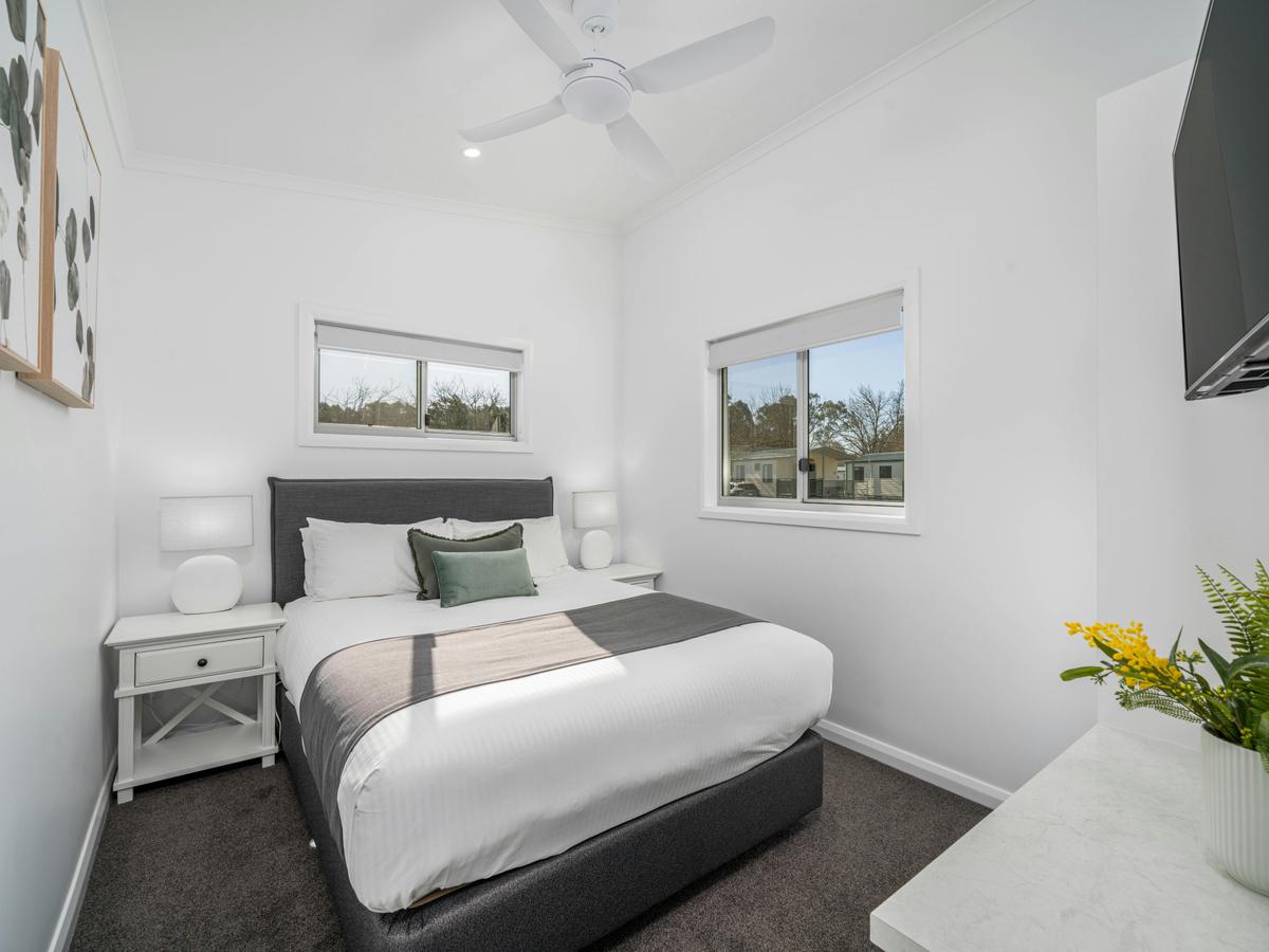 Master bedroom with queen bed