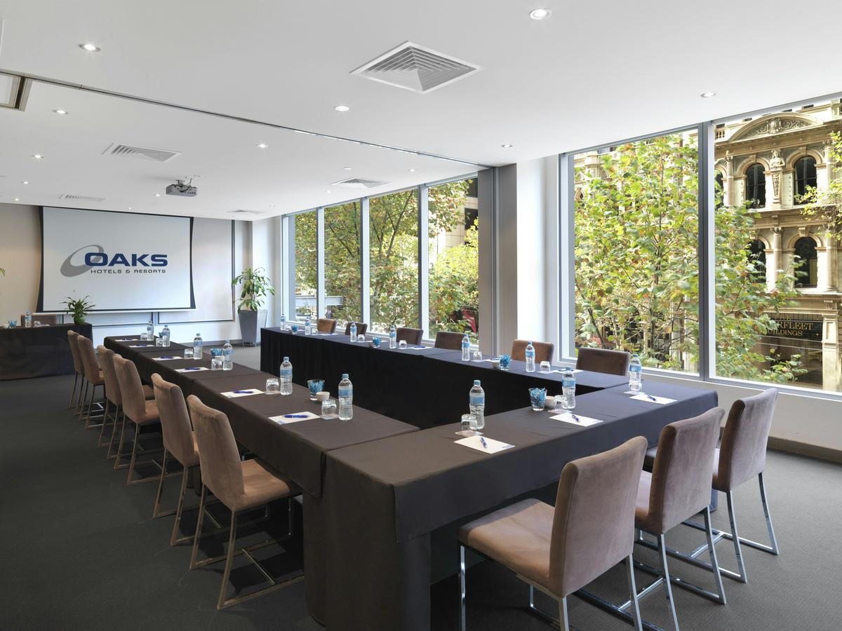 Oaks Melbourne on Collins Suites