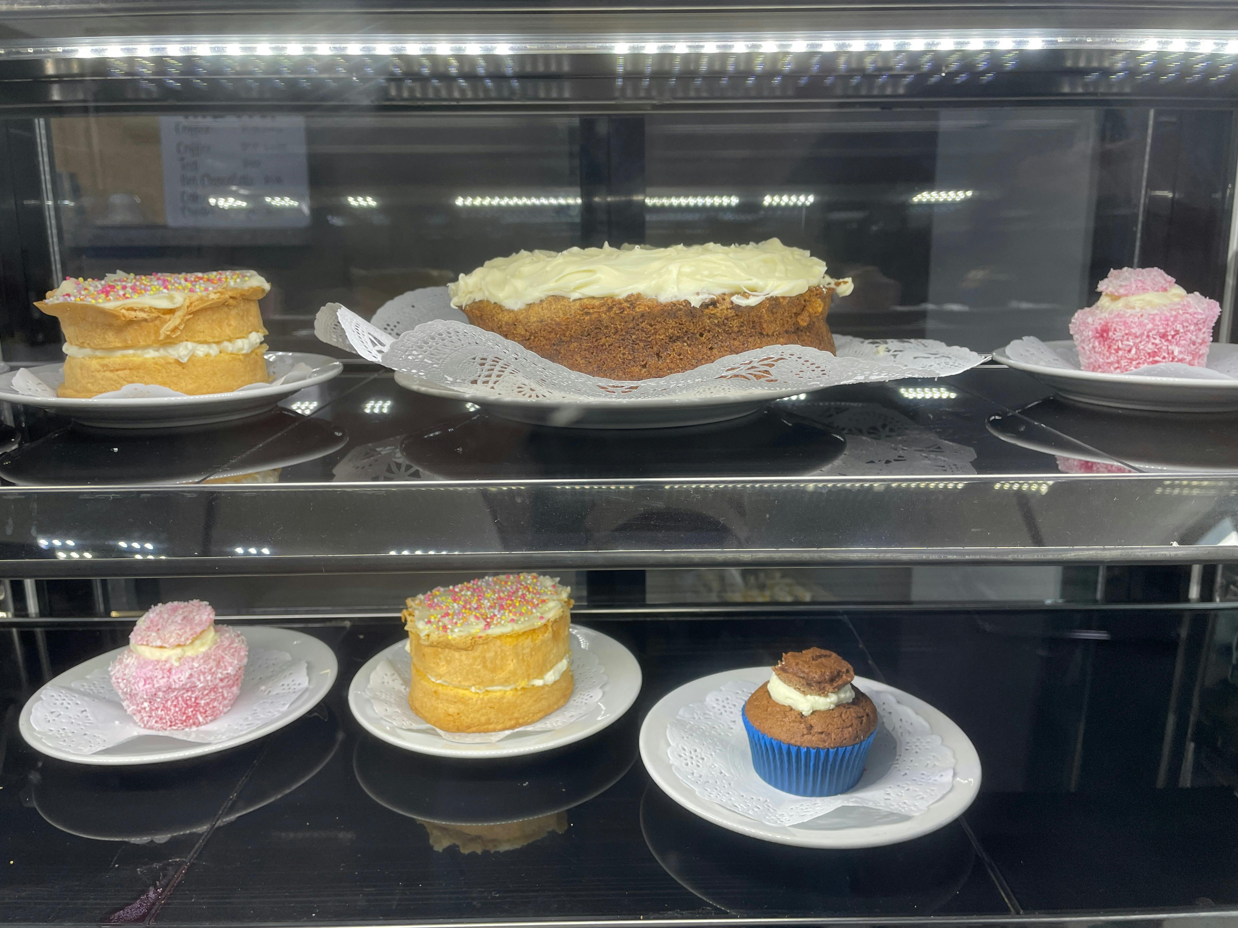Our cakes are delicious to the last crumb.