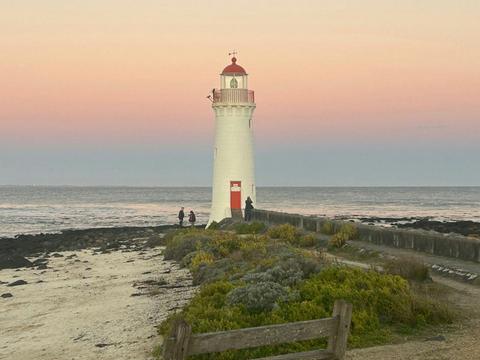 Brushstrokes, Books and Bluestone in Port Fairy - Art Walking Tour