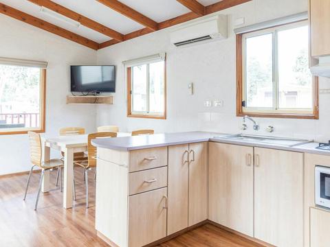 Waratah Cabin