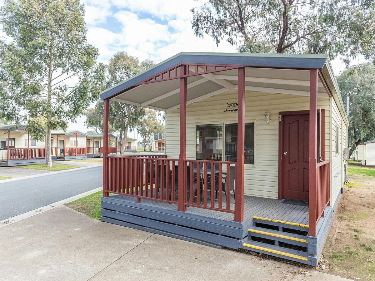 Waratah Cabin