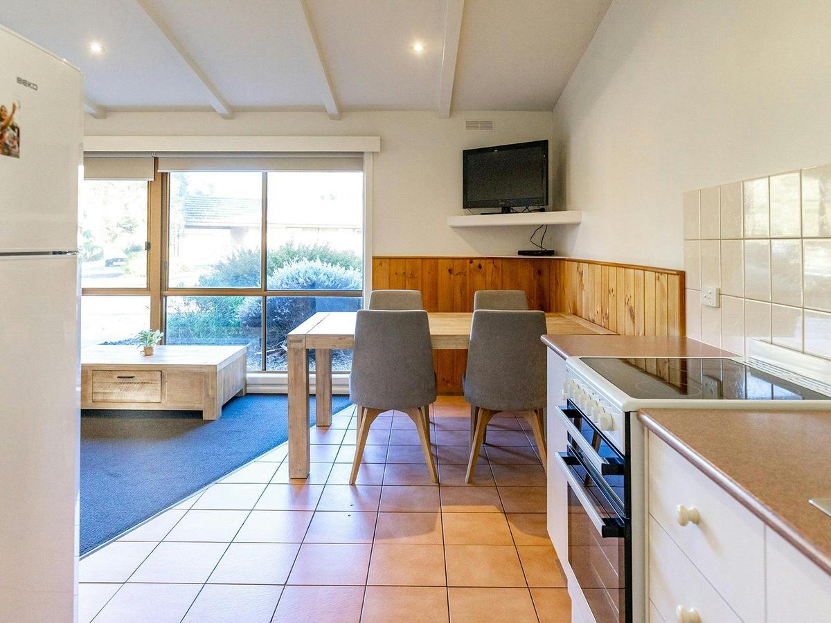 Two Bedroom Cabin | Kitchen and Dining