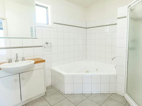 Spa Studio | Bathroom