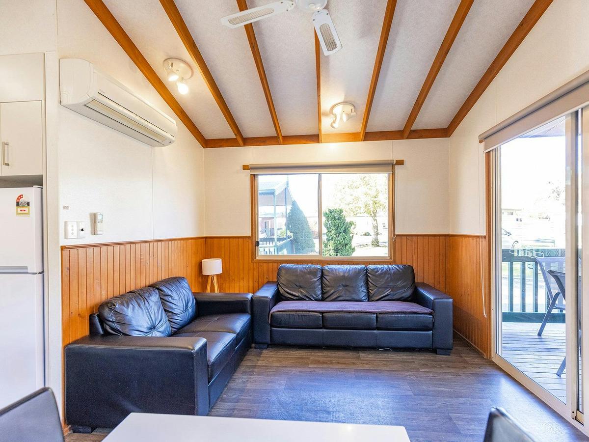 Two Bedroom Cedar Cabin | Living room