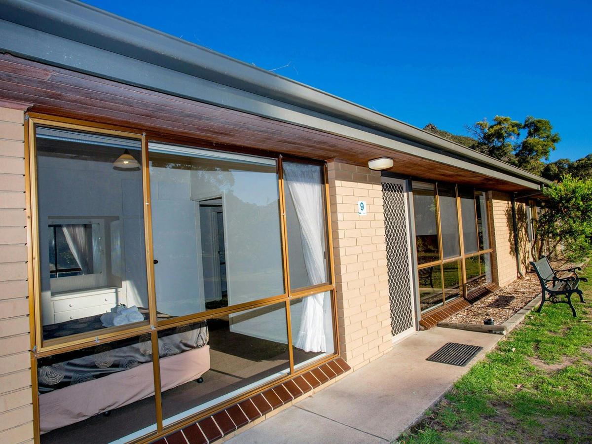 NRMA_HG-1901-Two-Bedroom-Cabin-Sleeps5