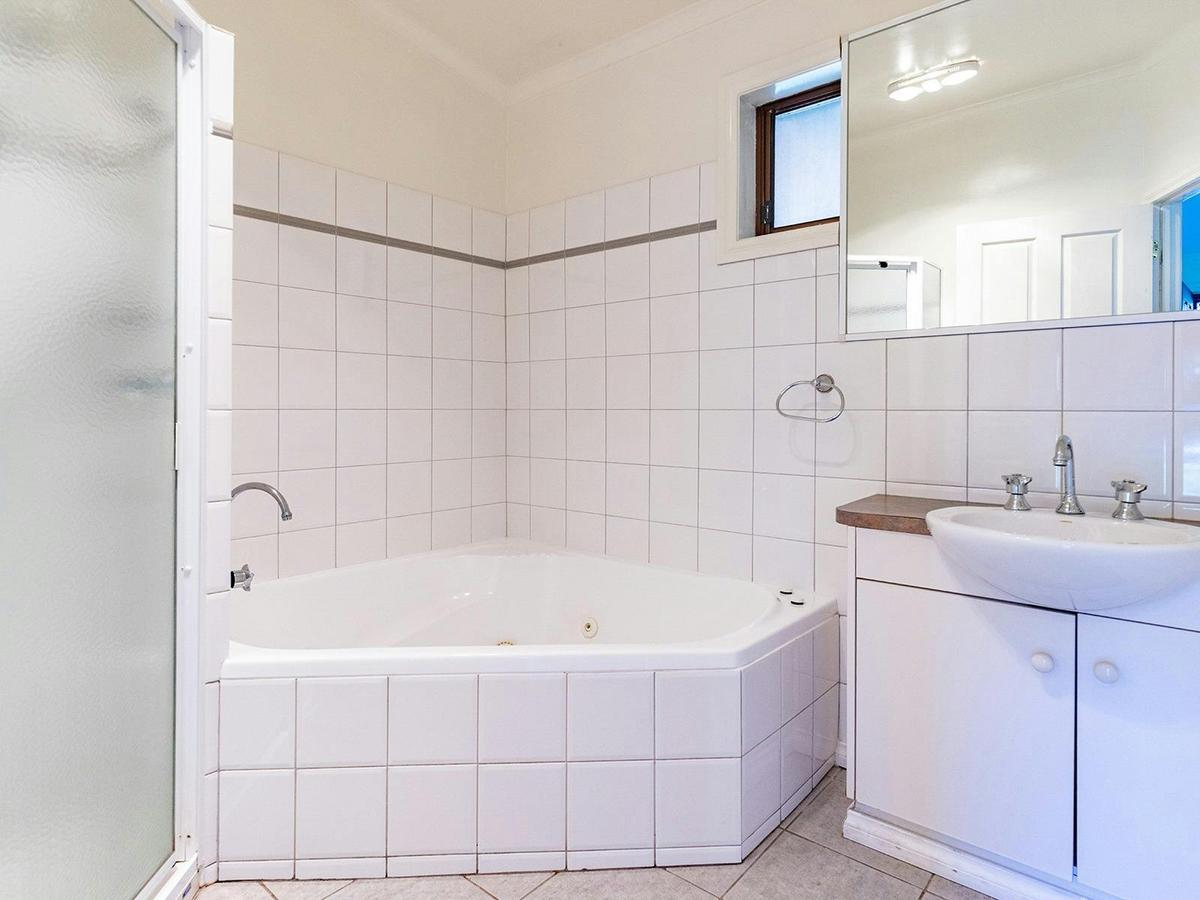 Spa Cabin | Spa Bathroom