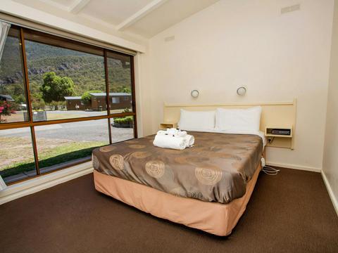 Two Bedroom Cabin - Two Queen Beds