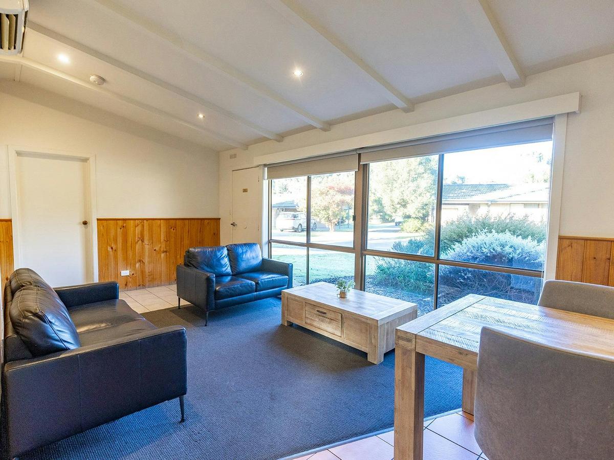 Two Bedroom Cabin | Lounge