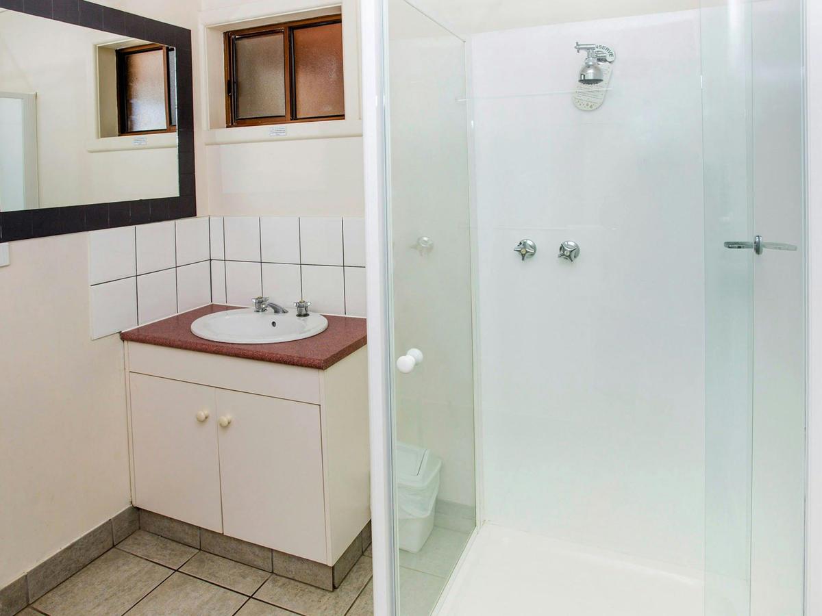 NRMA_HG-1901-Two-Bedroom-Cabin-Sleeps4