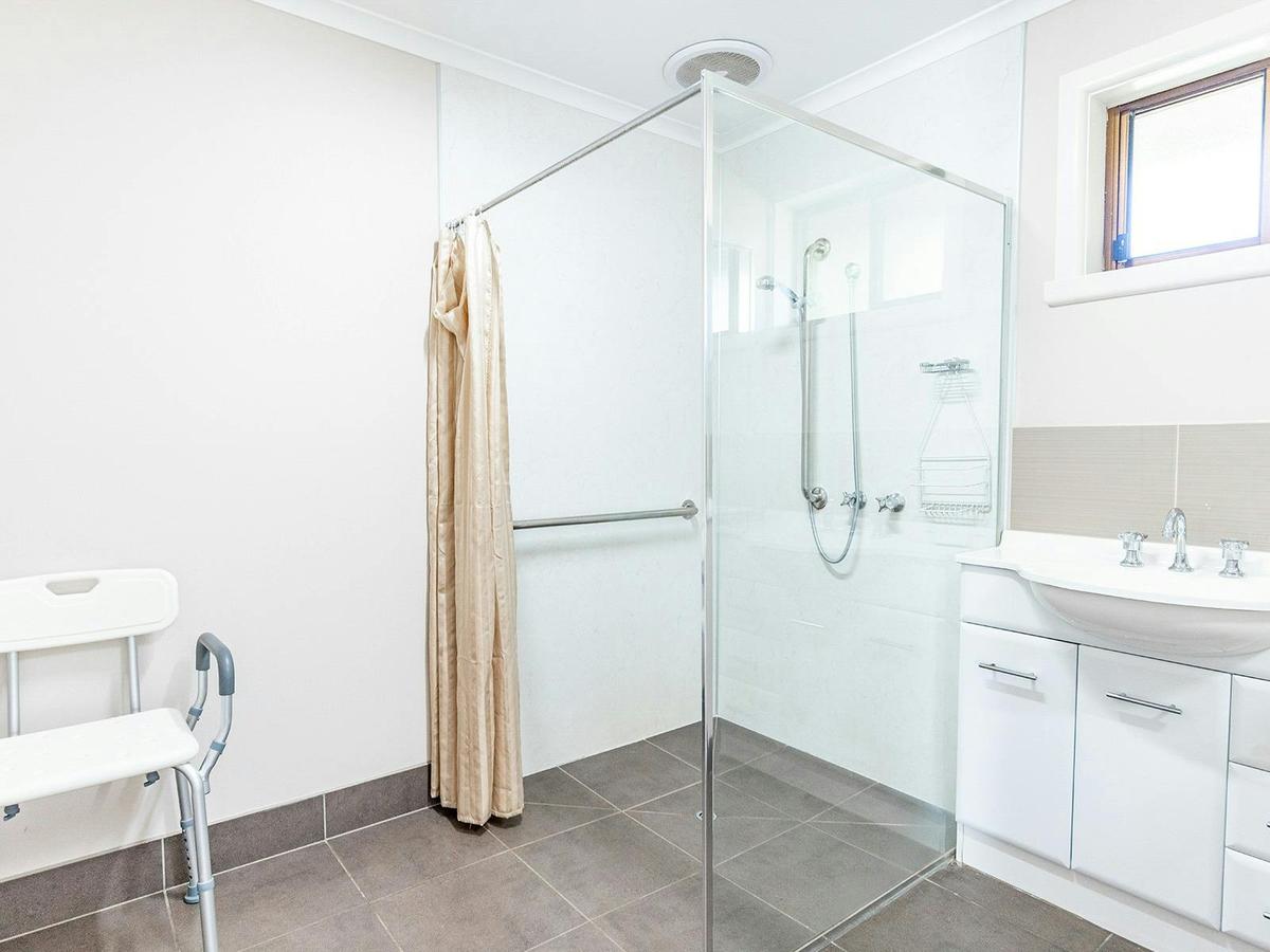 One Bedroom Cabin | Bathroom