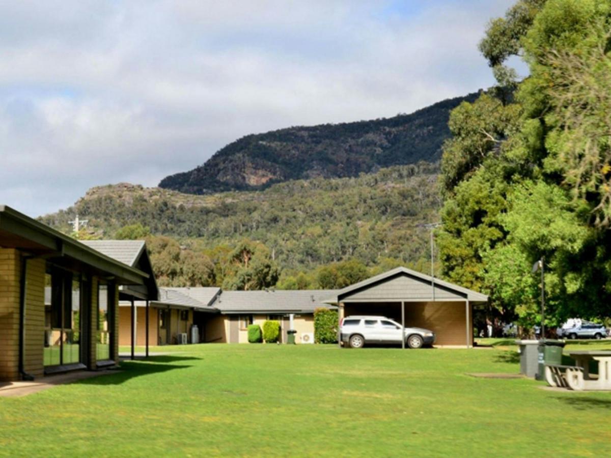 NRMA_HG-1901-Two-Bedroom-Cabin-Sleeps4