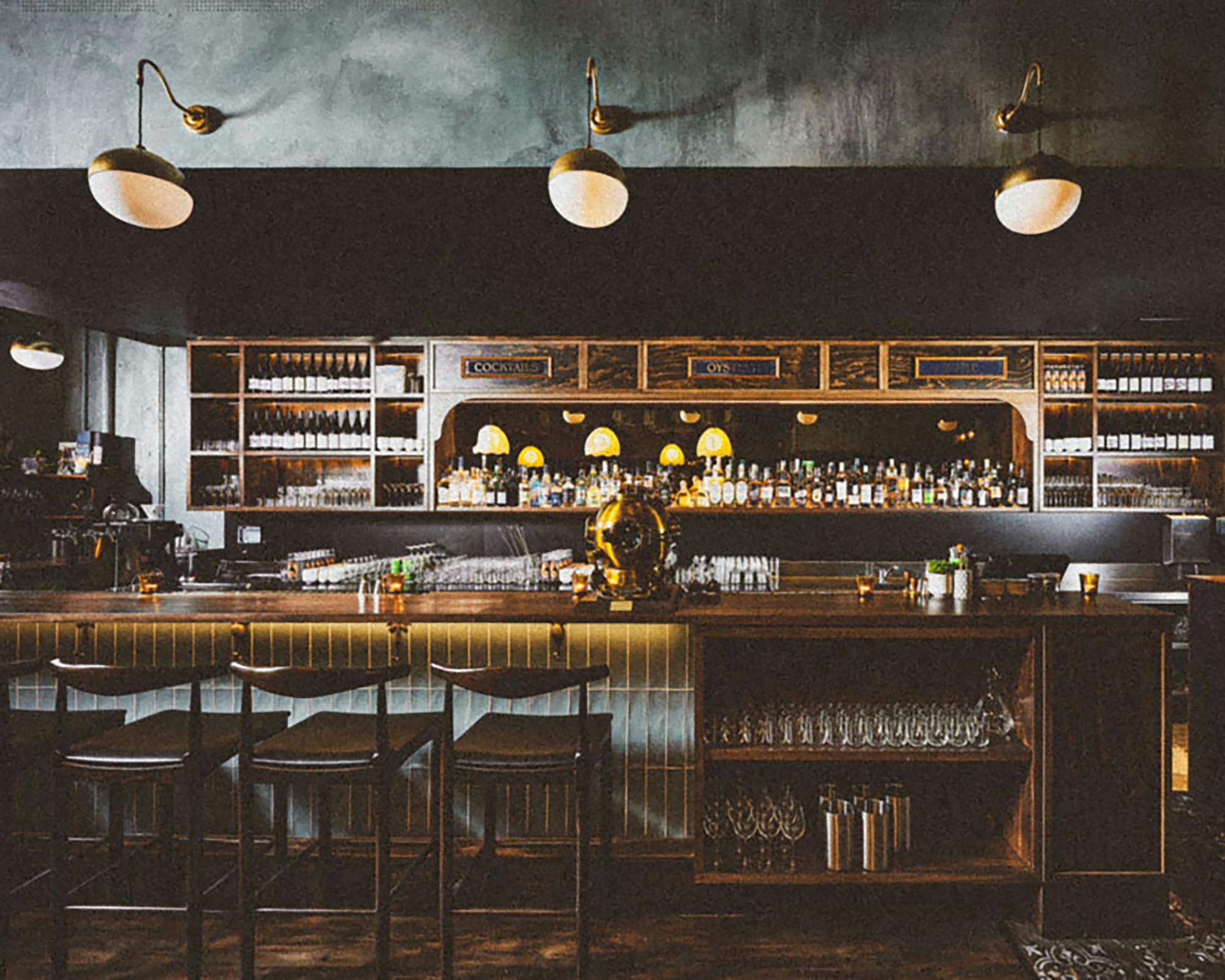 Pearl Diver Back Bar