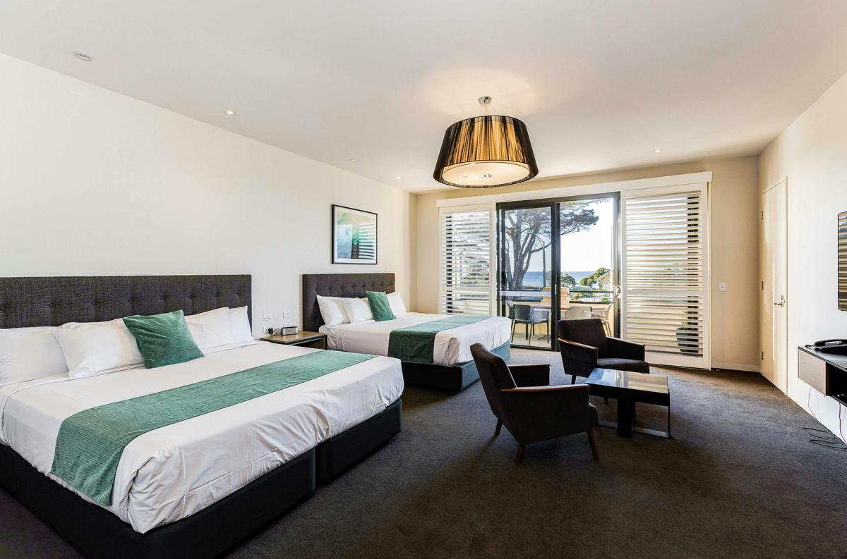 Beachfront King King Suite