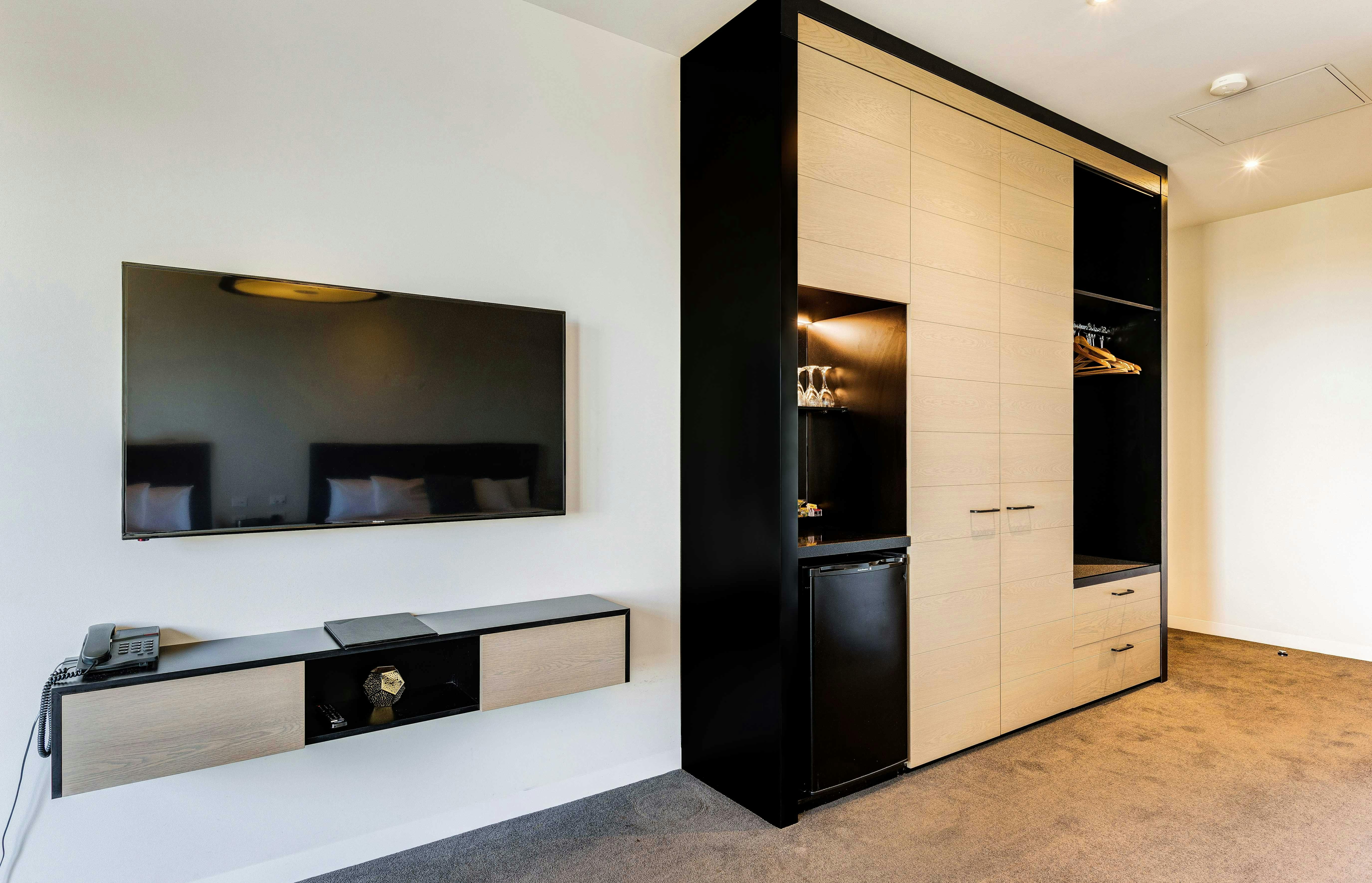 Beachfront King King Suite