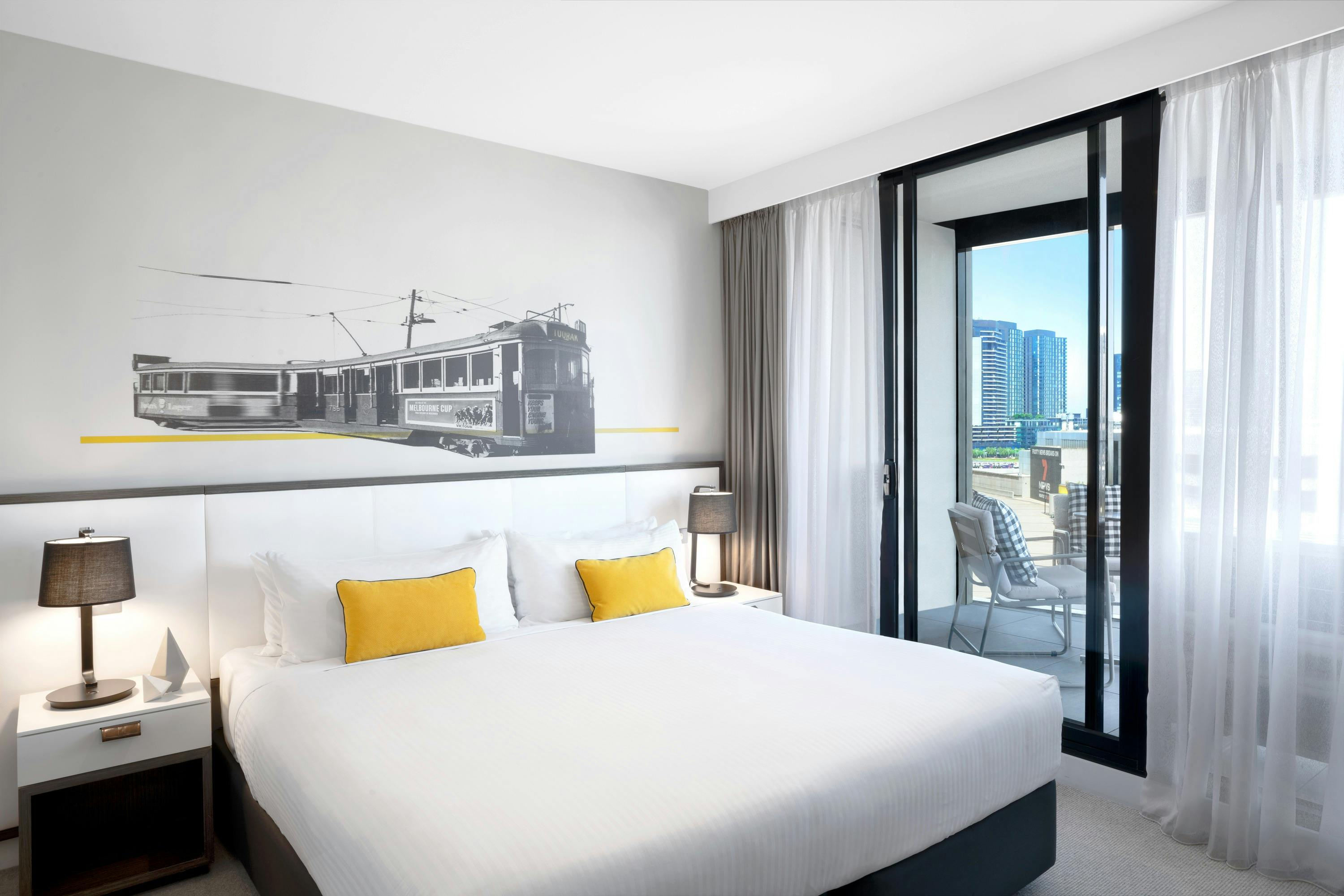 Peppers Docklands - Peppers Deluxe King Suite