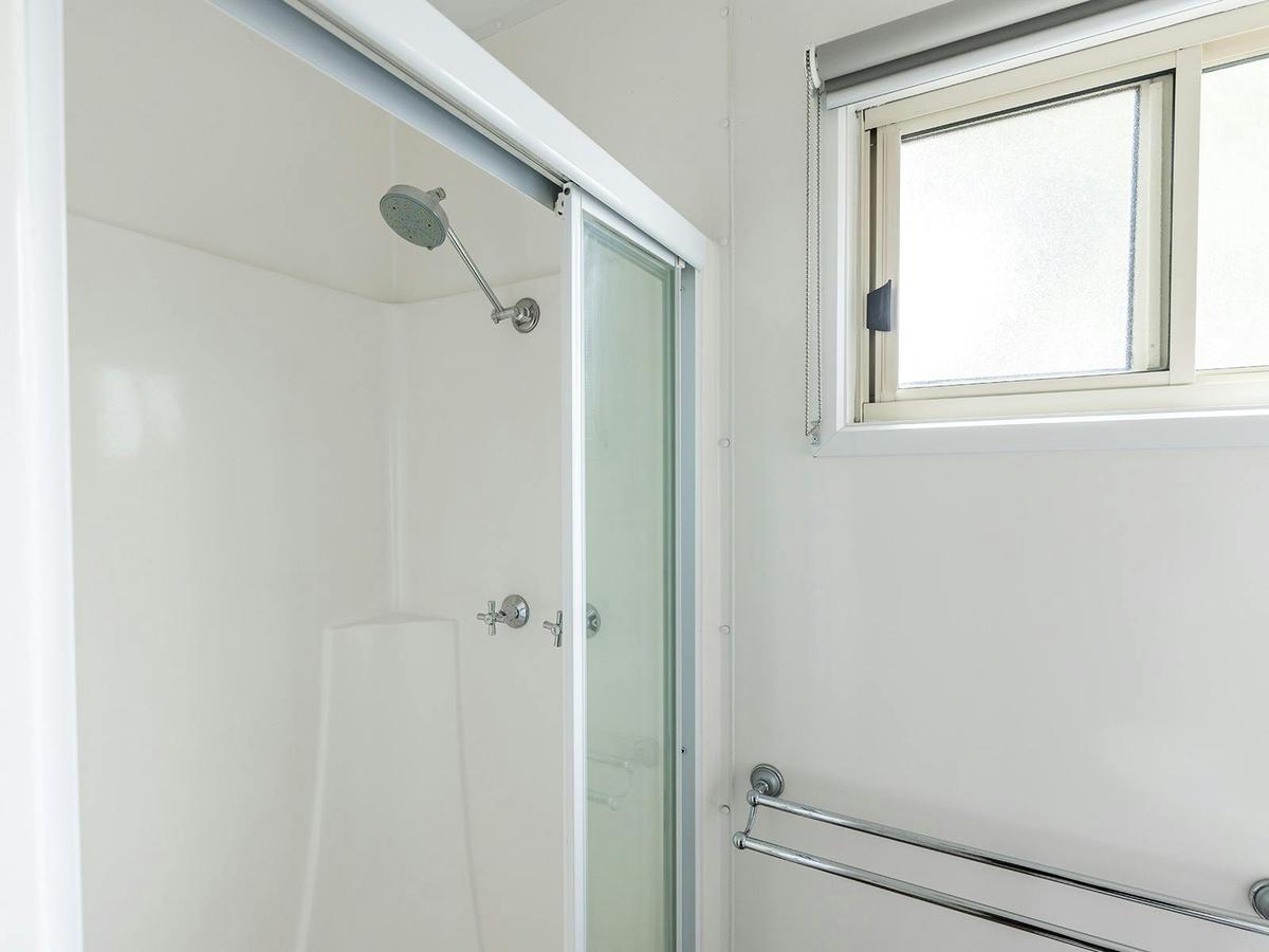 Plover Cabin |  Bathroom