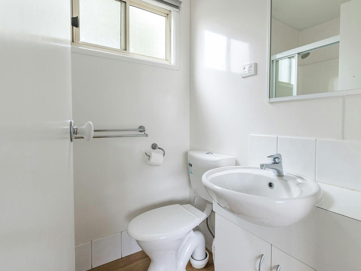 Plover Cabin |  Bathroom