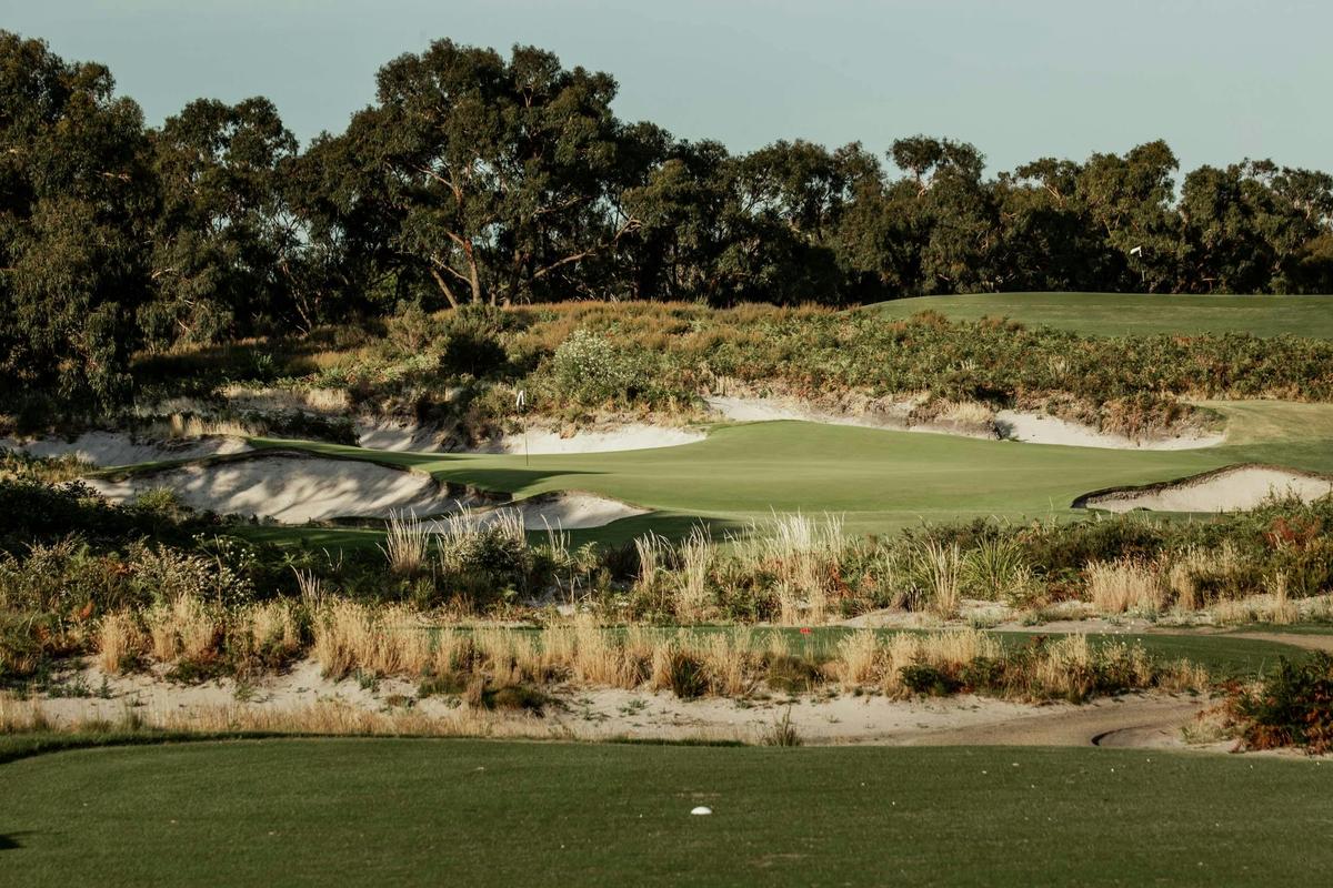 Peninsula Kingswood Country Golf Club