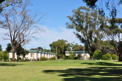 Numurkah Golf and Bowls Club Cabins