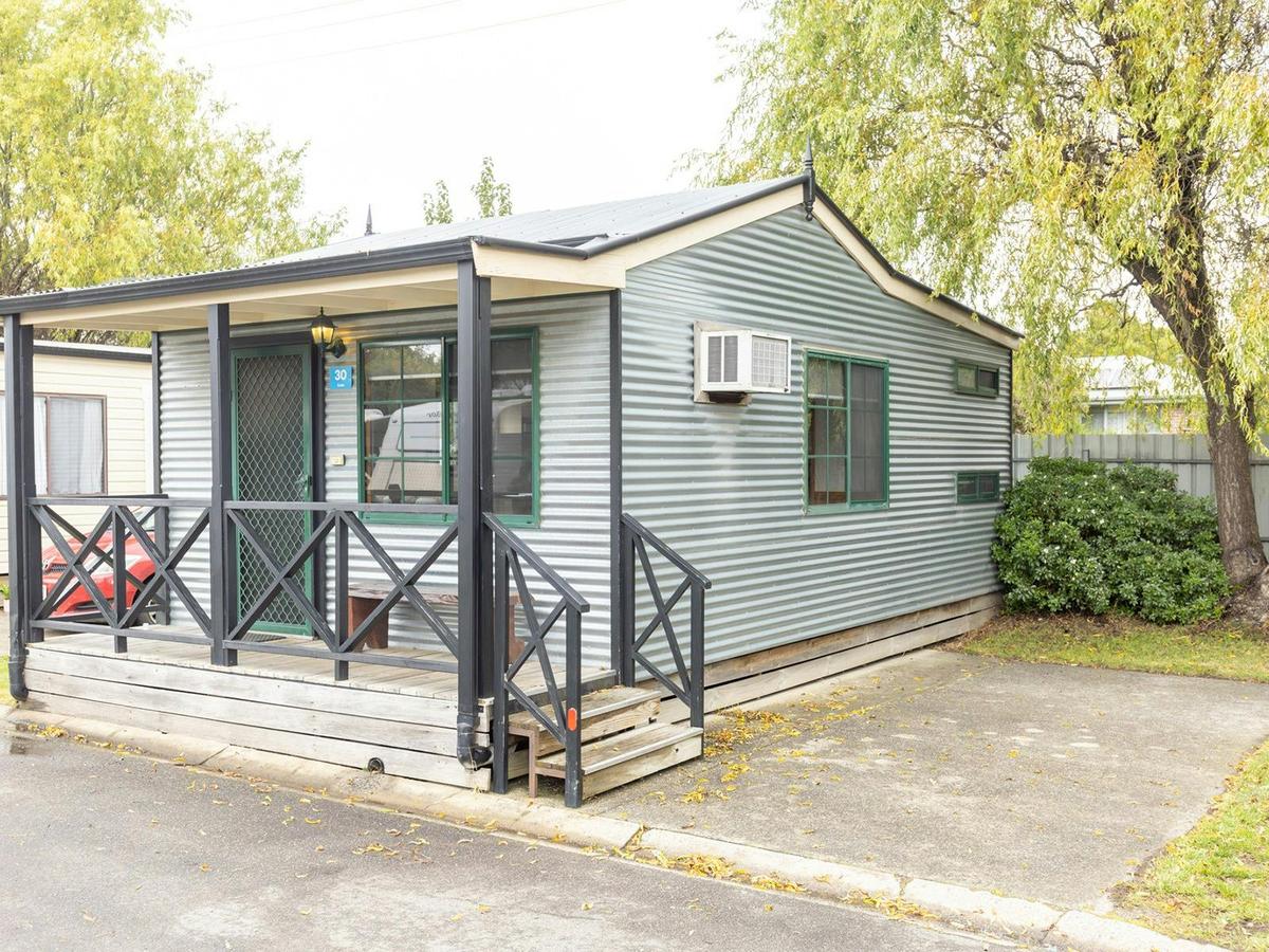 One Bedroom Villa | Balcony and Parking