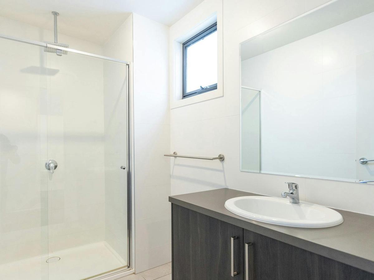 Three Bedroom Deluxe Double Story | Bathroom